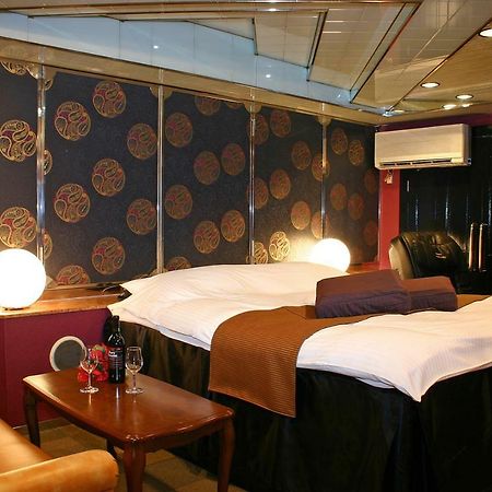 Hotel Chapel Story Sakaihigashi  Sakai  Bagian luar foto
